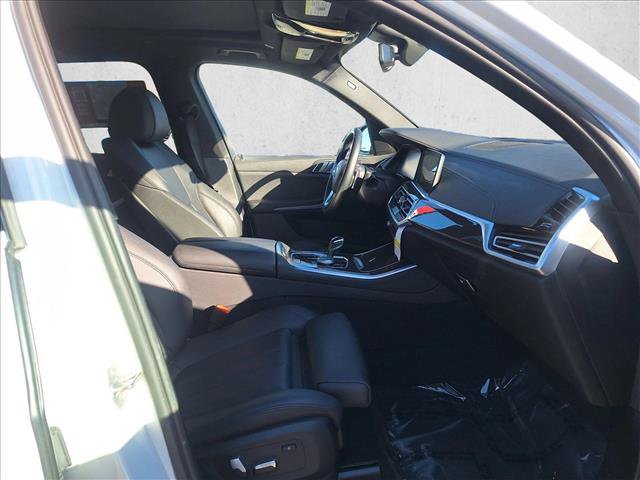 Used 2022 BMW X5 xDrive40i w/ Parking Assistance Package image 21