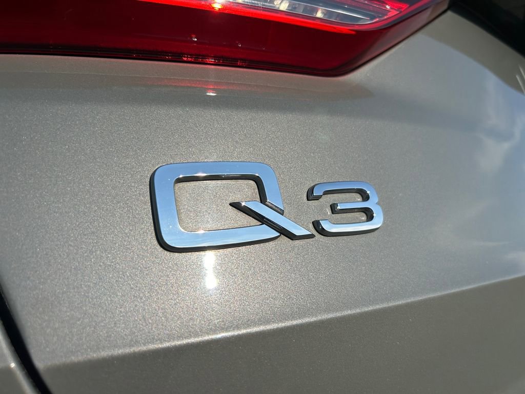 Used 2020 Audi Q3 2.0T Premium Plus w/ Premium Plus Package AWD/4WD image 34