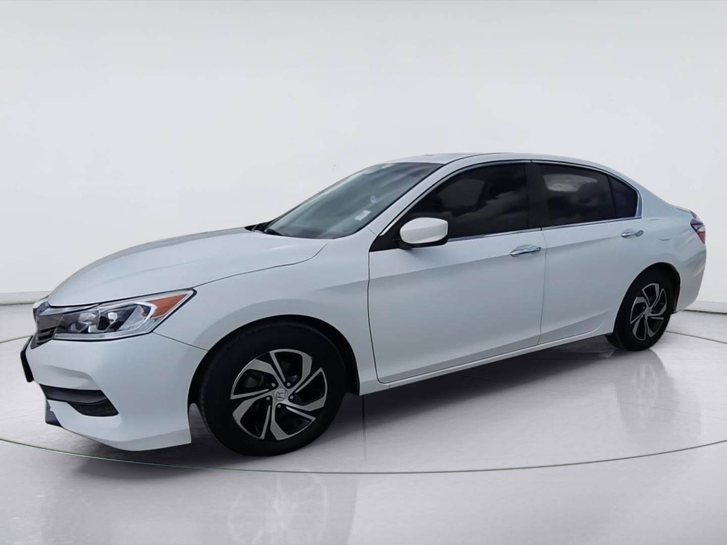 Used 2017 Honda Accord LX image 4