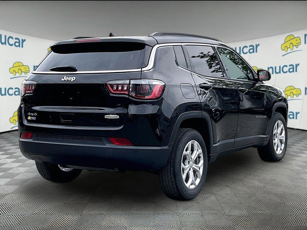 Used 2024 Jeep Compass Latitude AWD/4WD image 6