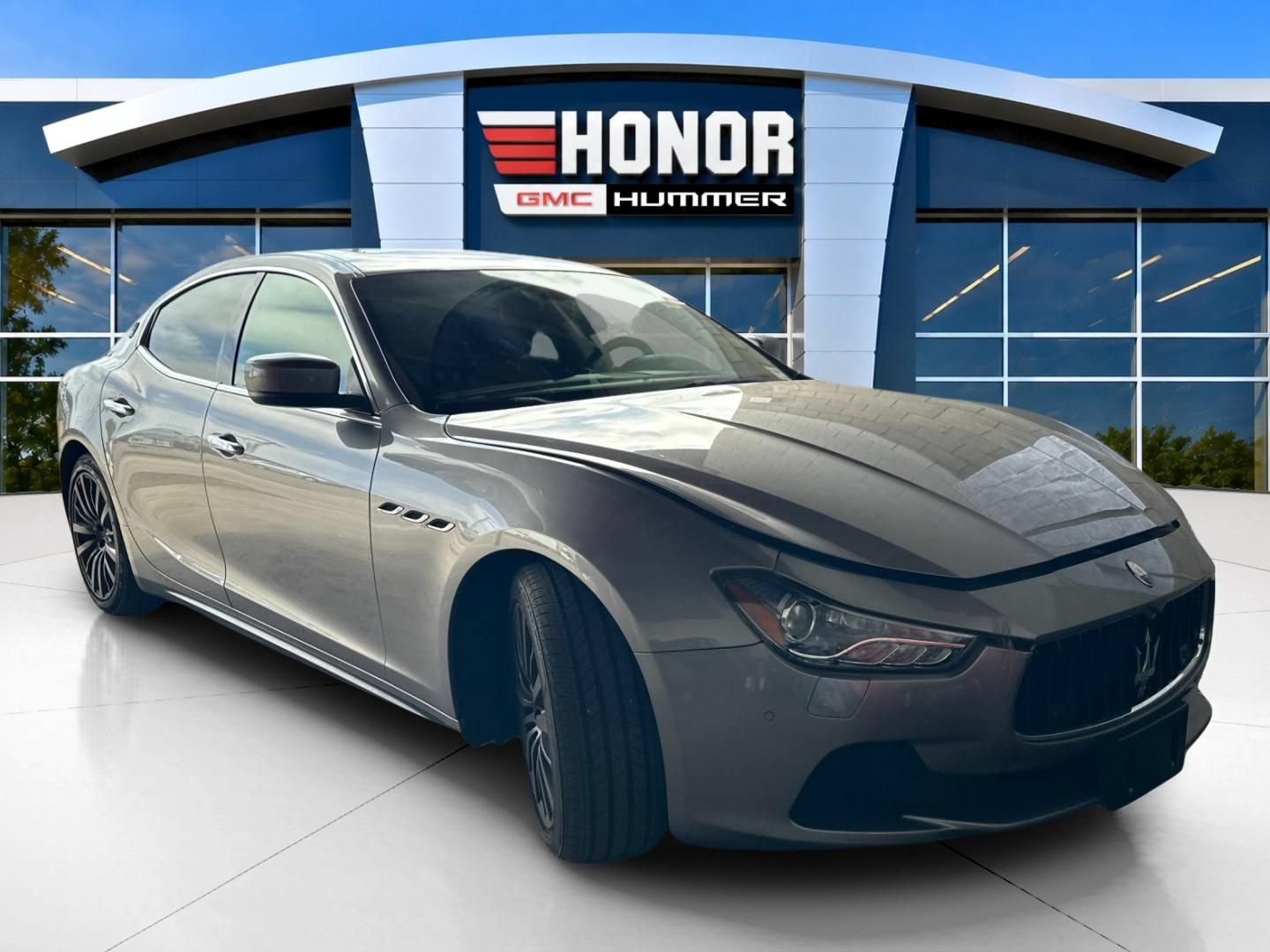 Used 2015 Maserati Ghibli S Q4 AWD/4WD image 2