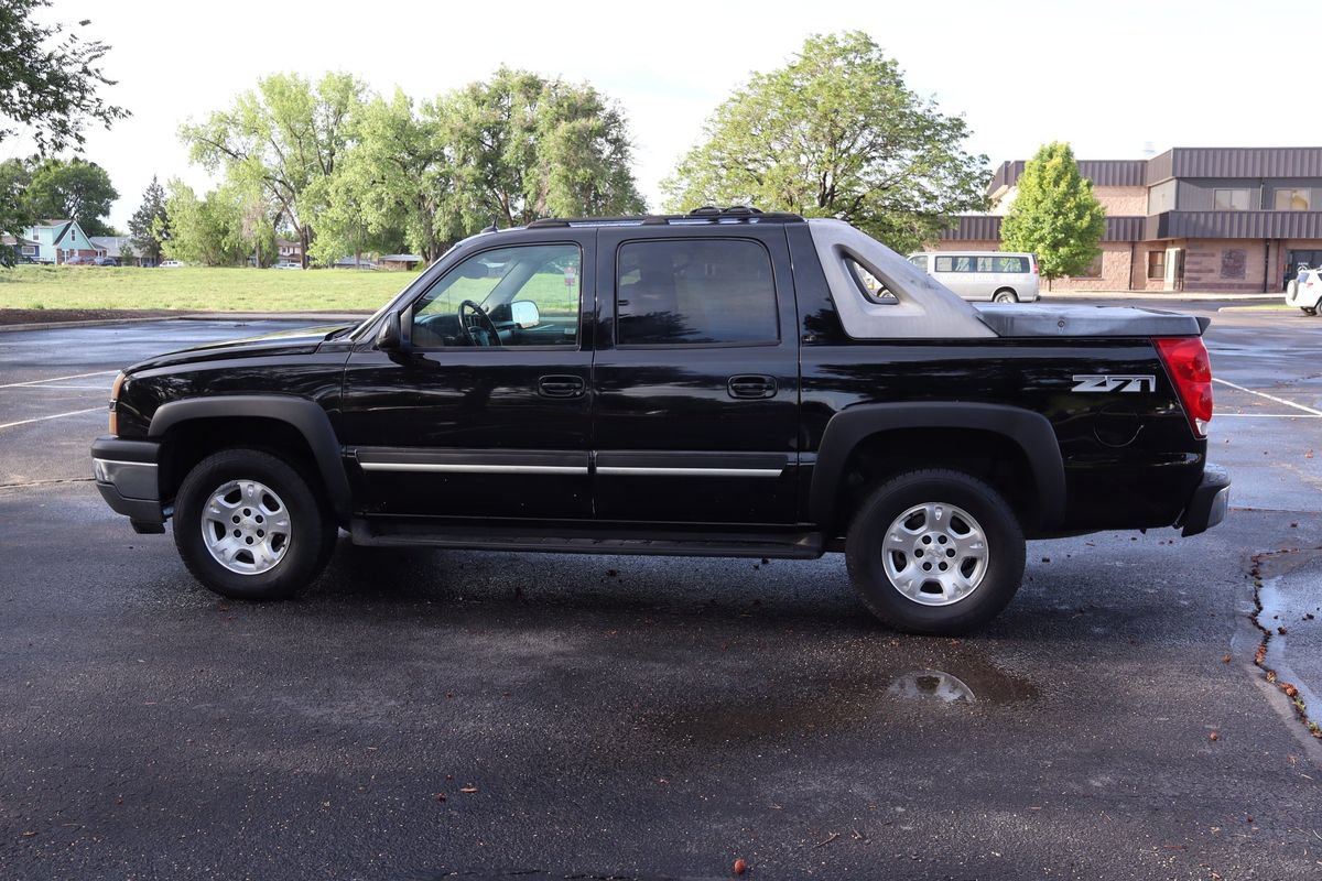 Used 2005 Chevrolet Avalanche Z71 w/ Sun And Sound Package AWD/4WD image 9