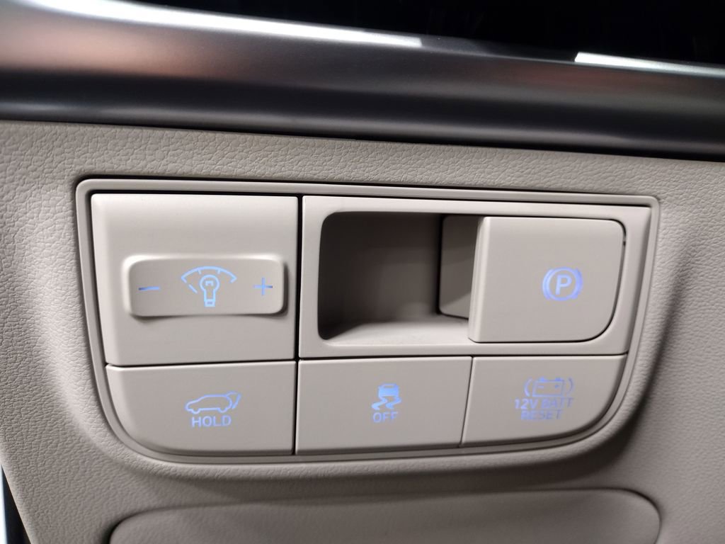 Certified 2022 Hyundai Kona SEL w/ Convenience Package image 30