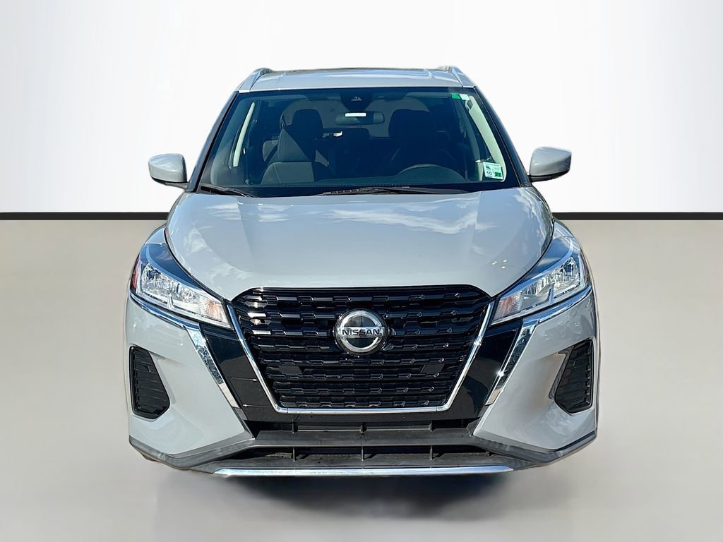 Used 2021 Nissan Kicks SV image 2