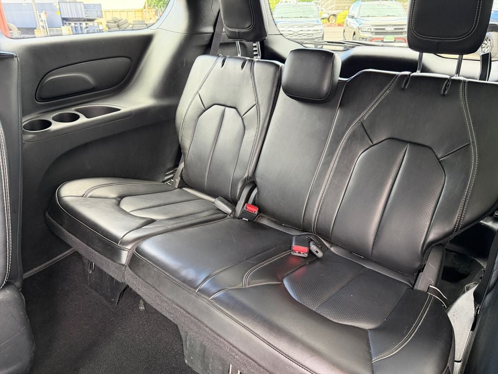 Used 2023 Chrysler Pacifica Touring-L w/ S Appearance Package FWD image 33