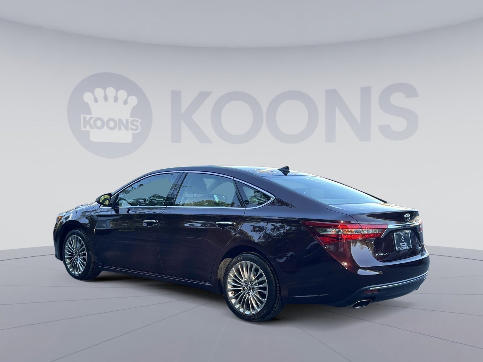 Used 2017 Toyota Avalon Limited FWD image 5