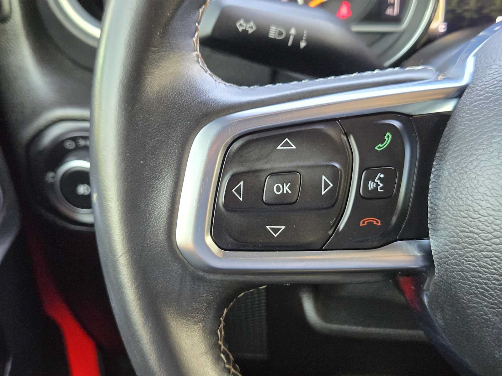 Used 2018 Jeep Wrangler Unlimited Sahara AWD/4WD image 27