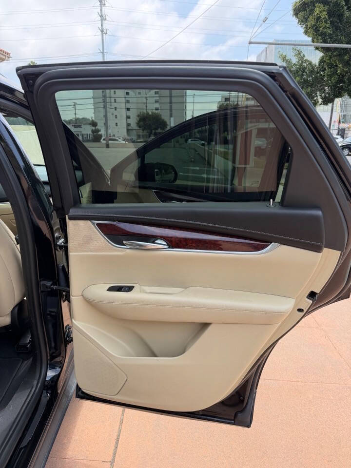 Used 2017 Cadillac XT5 Premium Luxury w/ Driver Assist Package FWD image 44