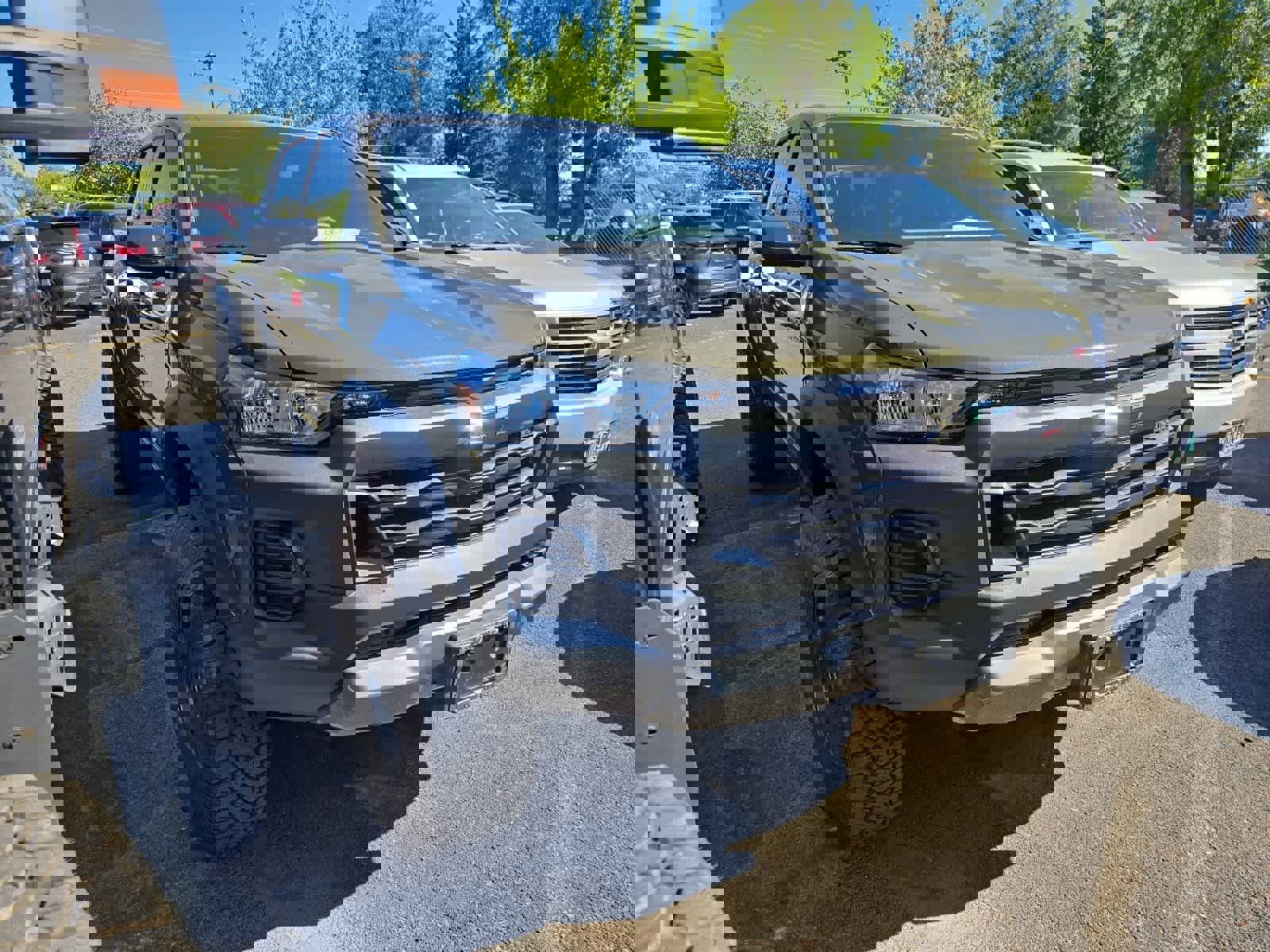 Used 2025 Chevrolet Colorado Trail Boss image 5