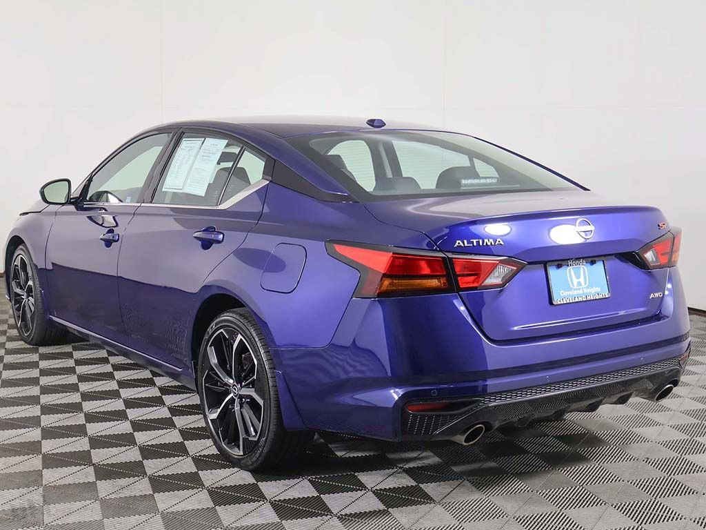 Used 2024 Nissan Altima 2.5 SR w/ SR Premium Package AWD/4WD image 9