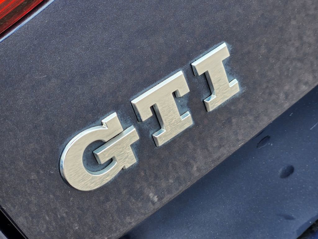 Used 2018 Volkswagen GTI SE FWD image 8