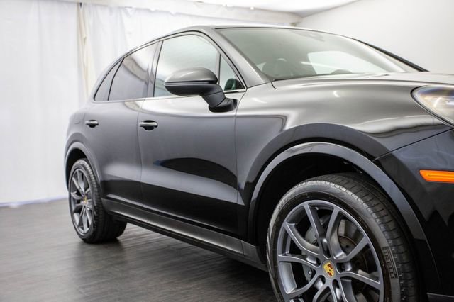 Used 2019 Porsche Cayenne S w/ Premium Plus Package image 34