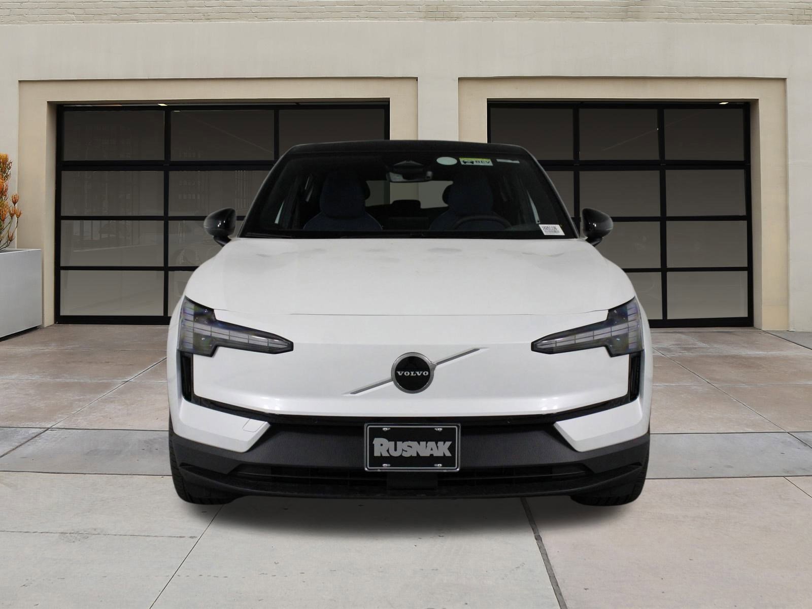 New 2025 Volvo EX30 Plus w/ Protection Package Premier image 2