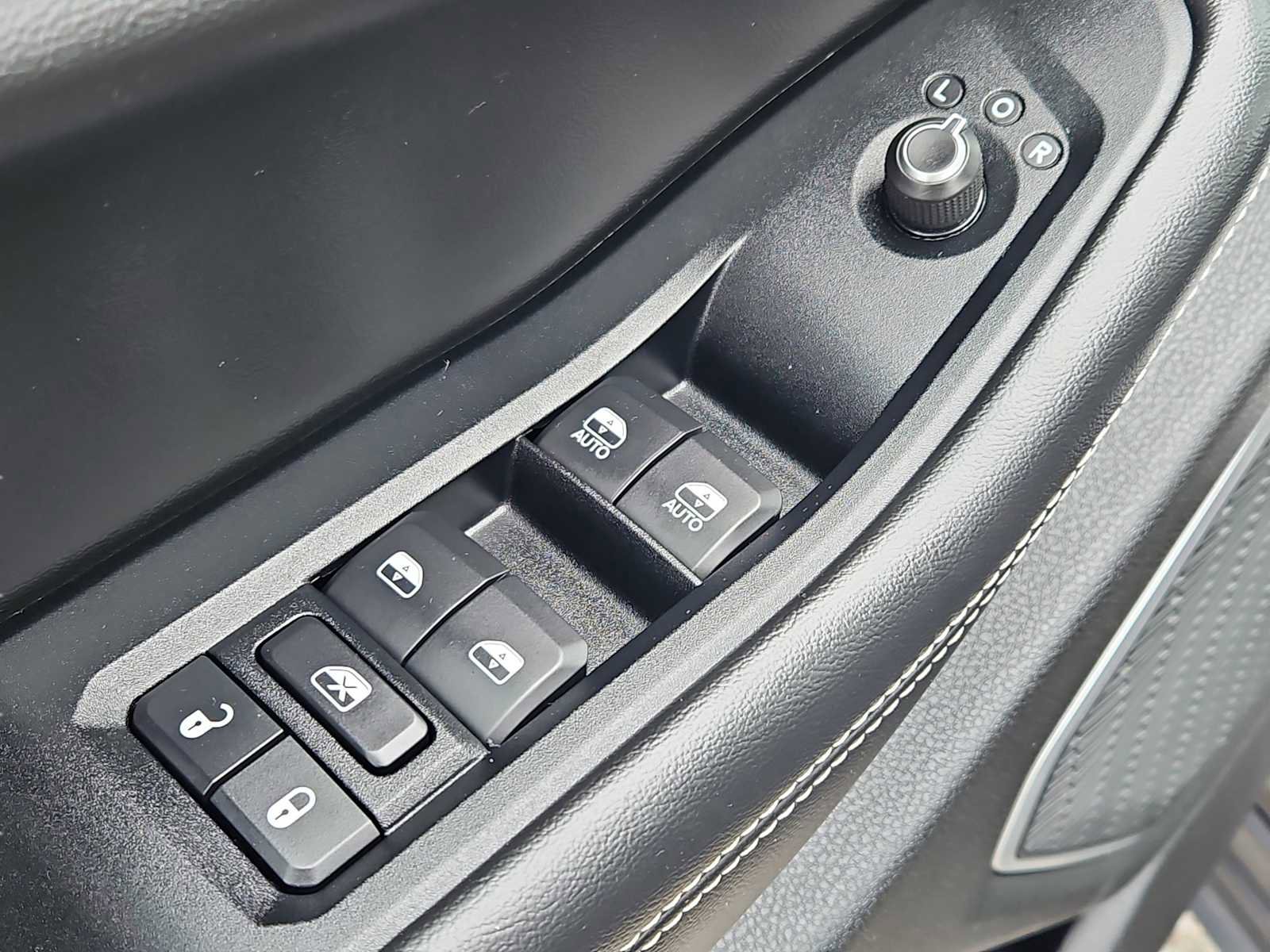 Used 2023 Jeep Grand Cherokee 4WD 4xe image 31