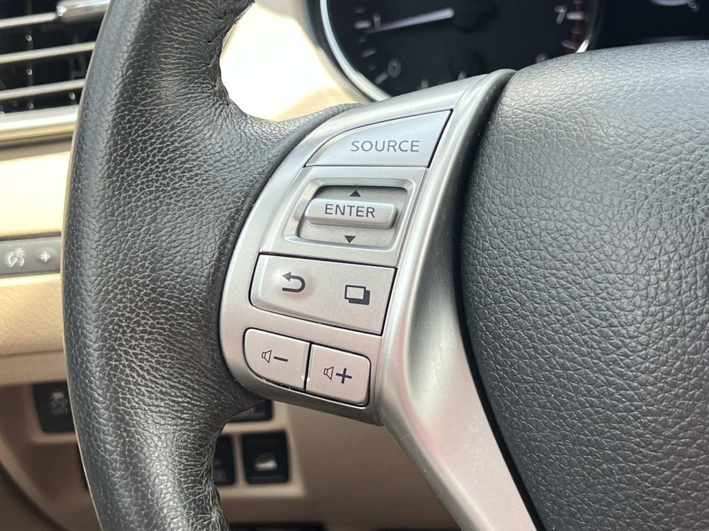 Used 2016 Nissan Rogue SL AWD/4WD image 23