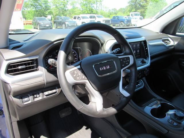 Used 2023 GMC Acadia SLT w/ Technology Package AWD/4WD image 13