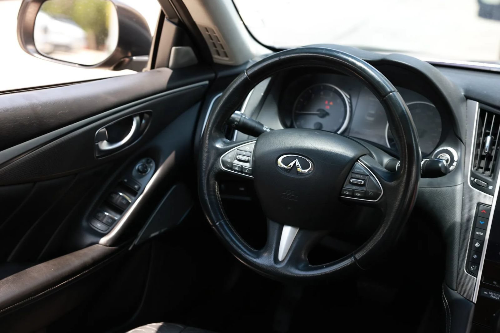 Used 2017 INFINITI Q50 3.0t Premium RWD image 29