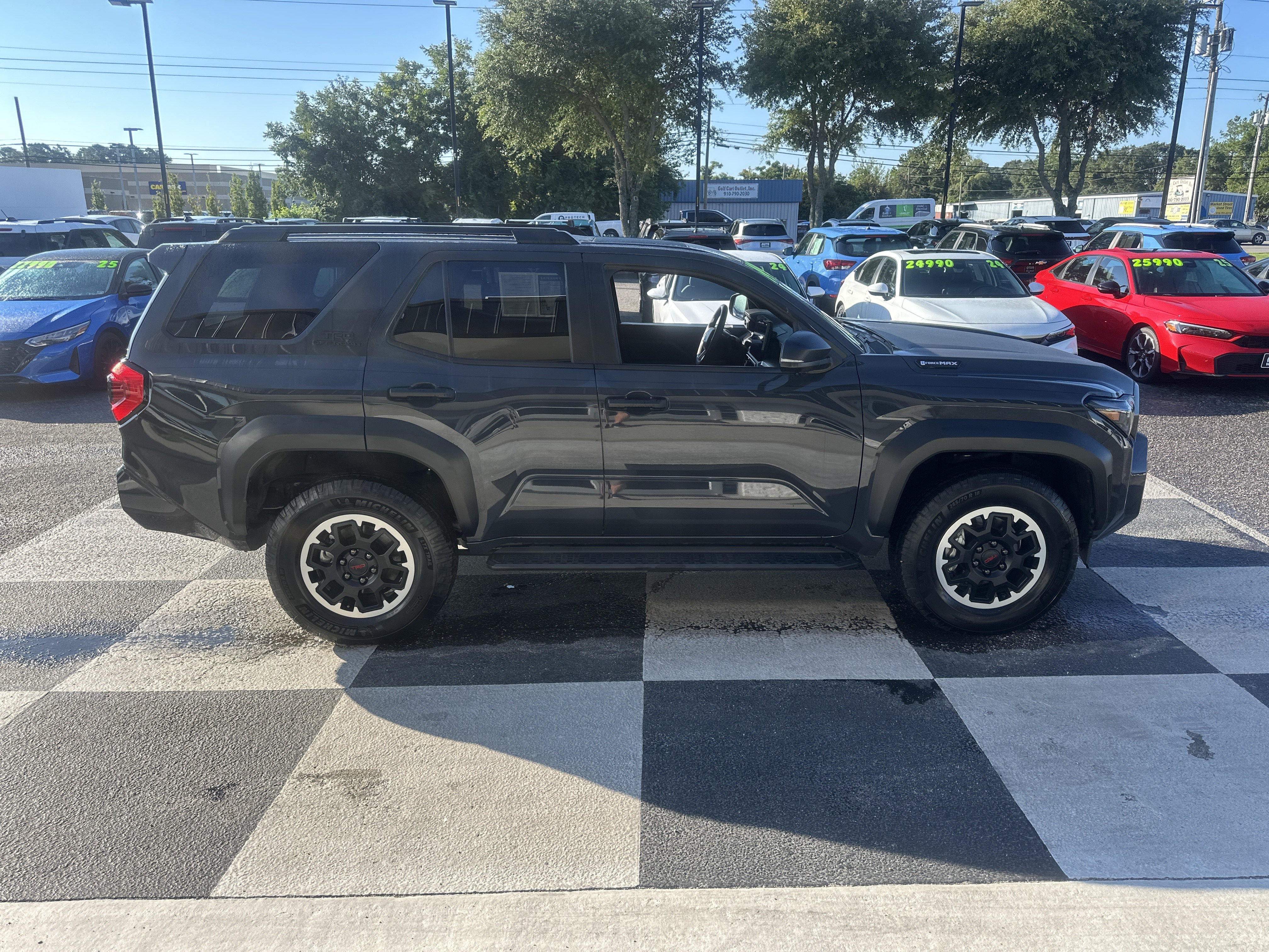 Used 2025 Toyota 4Runner TRD Off-Road Premium AWD/4WD image 3