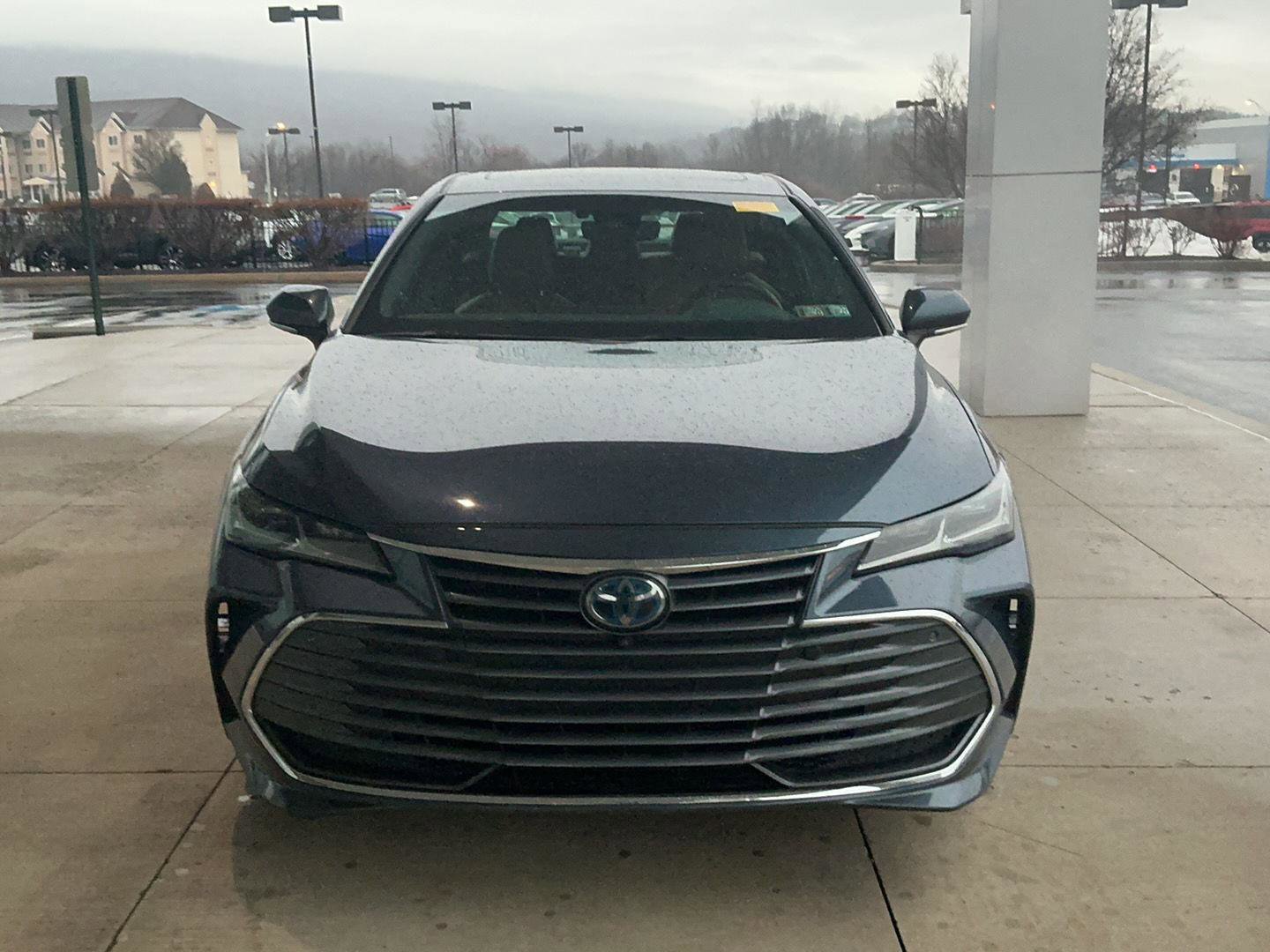 Used 2020 Toyota Avalon Limited w/ Advanced Safety Package image 2