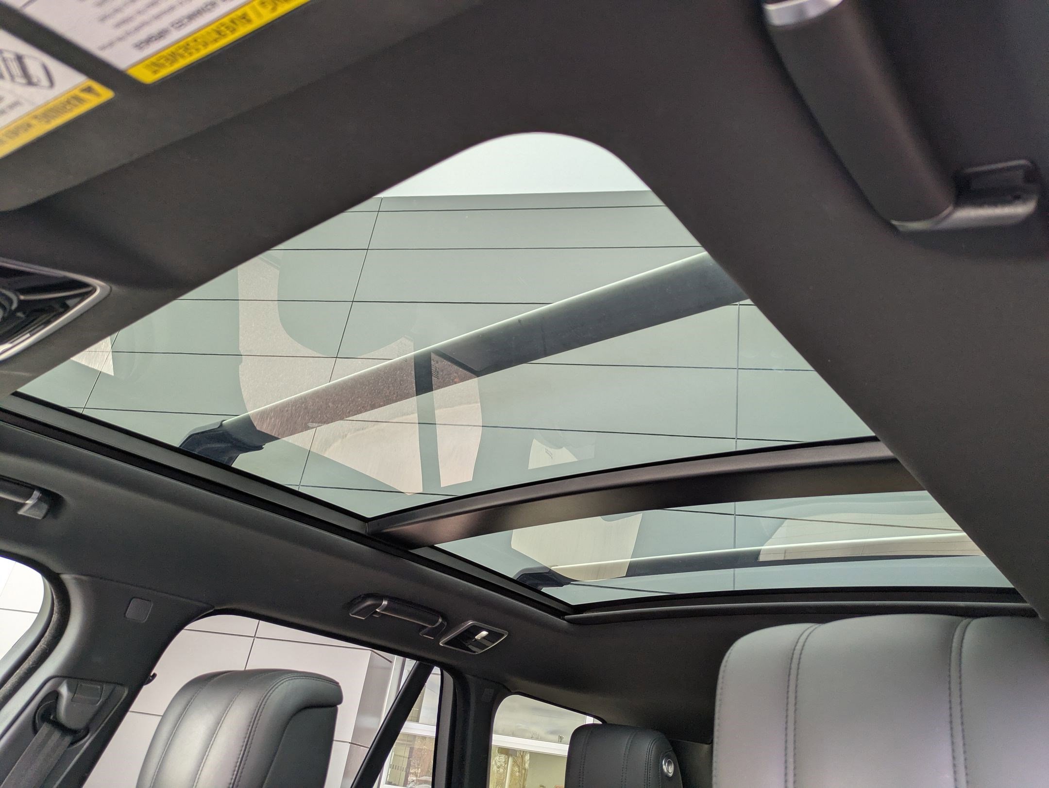 Used 2018 Land Rover Range Rover HSE image 24