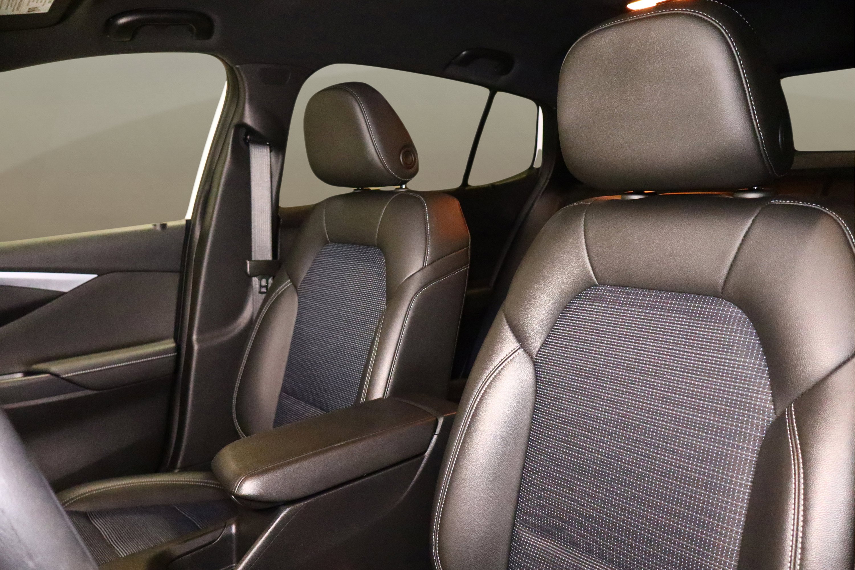 Used 2025 Buick Envista Preferred image 15