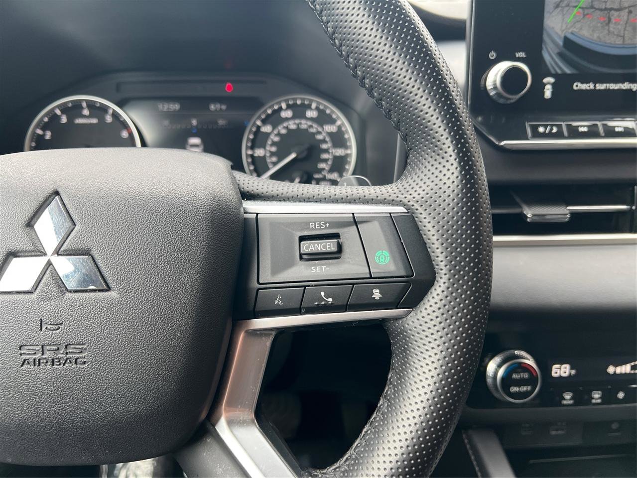 Used 2024 Mitsubishi Outlander SE image 40