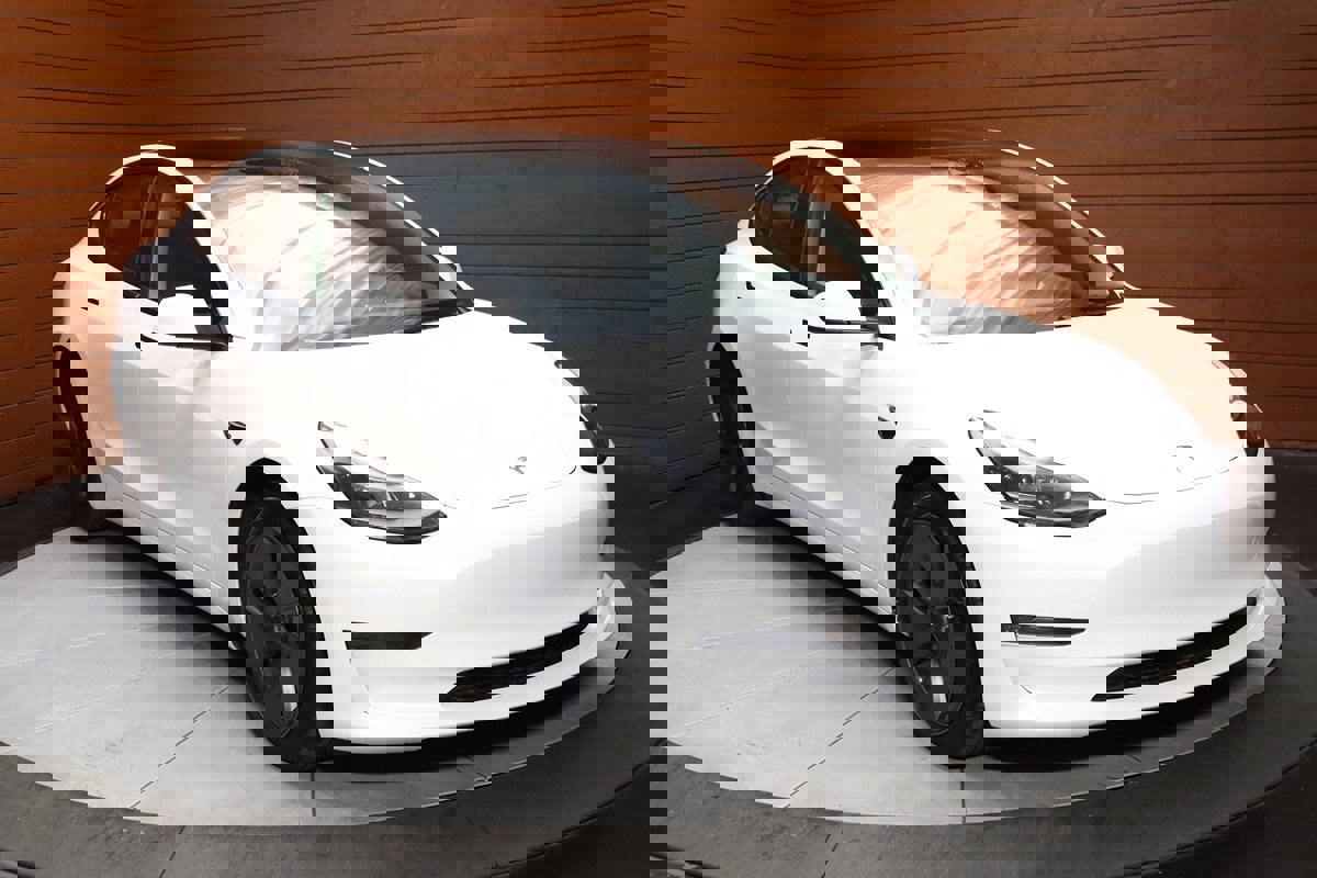 Used 2023 Tesla Model 3 Standard Range RWD image 16