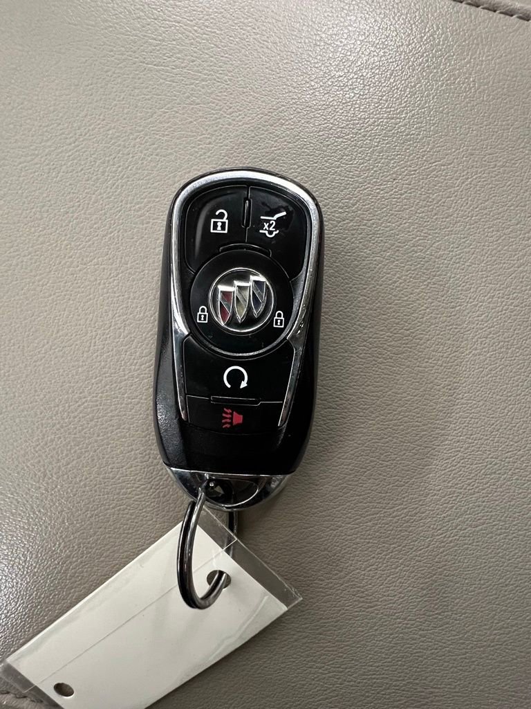 Used 2021 Buick Enclave Essence image 26