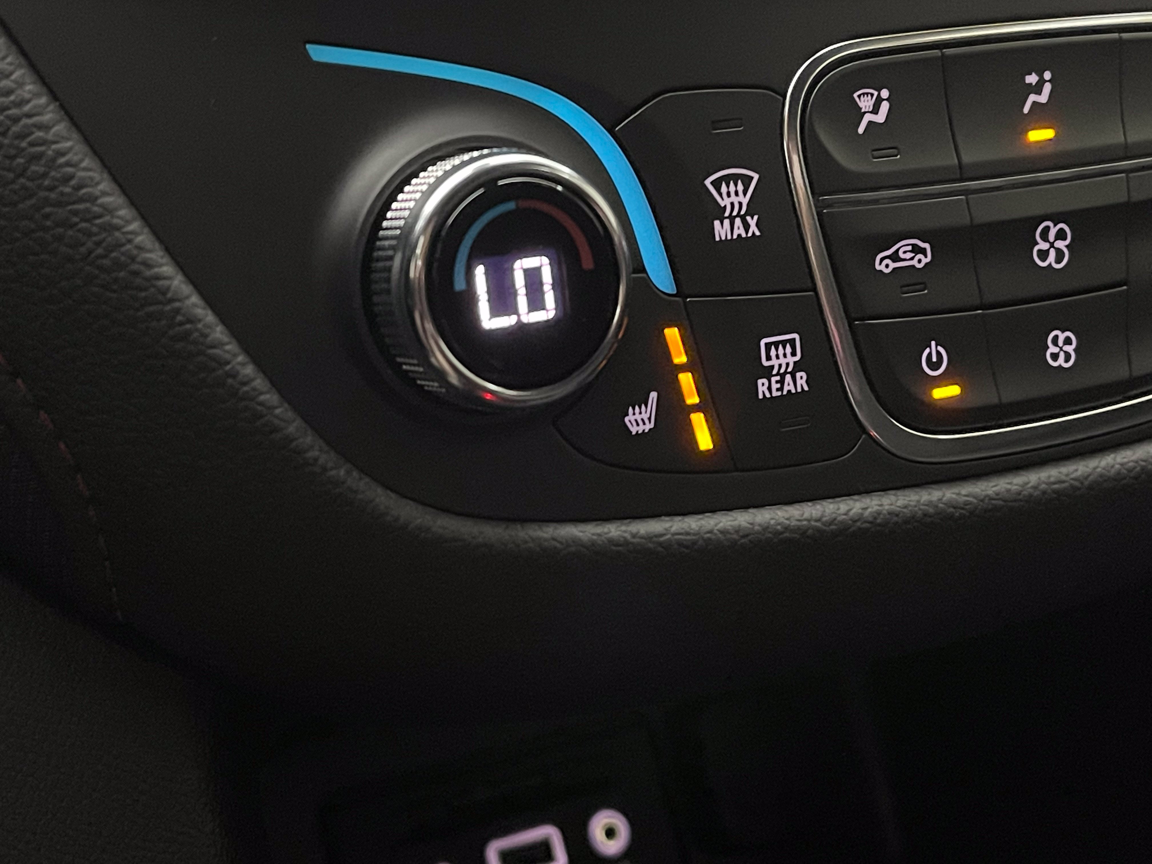 Used 2023 Chevrolet Equinox RS FWD image 5