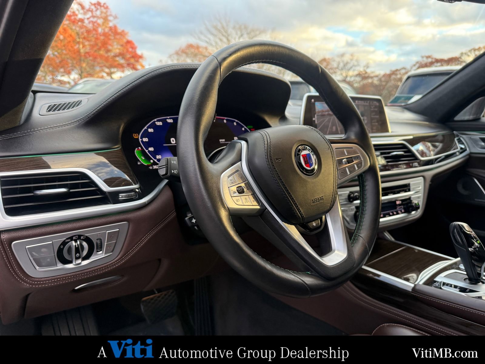 Used 2022 BMW ALPINA B7 xDrive w/ Luxury Rear Seating Package image 17