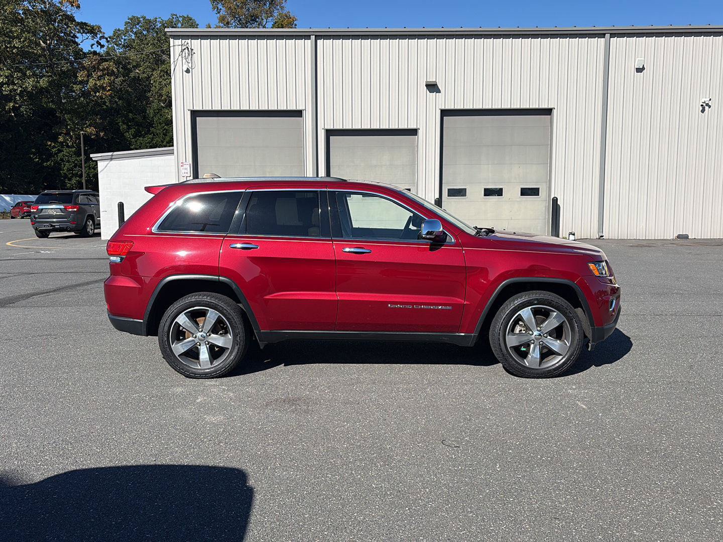 Used 2015 Jeep Grand Cherokee Limited AWD/4WD image 7