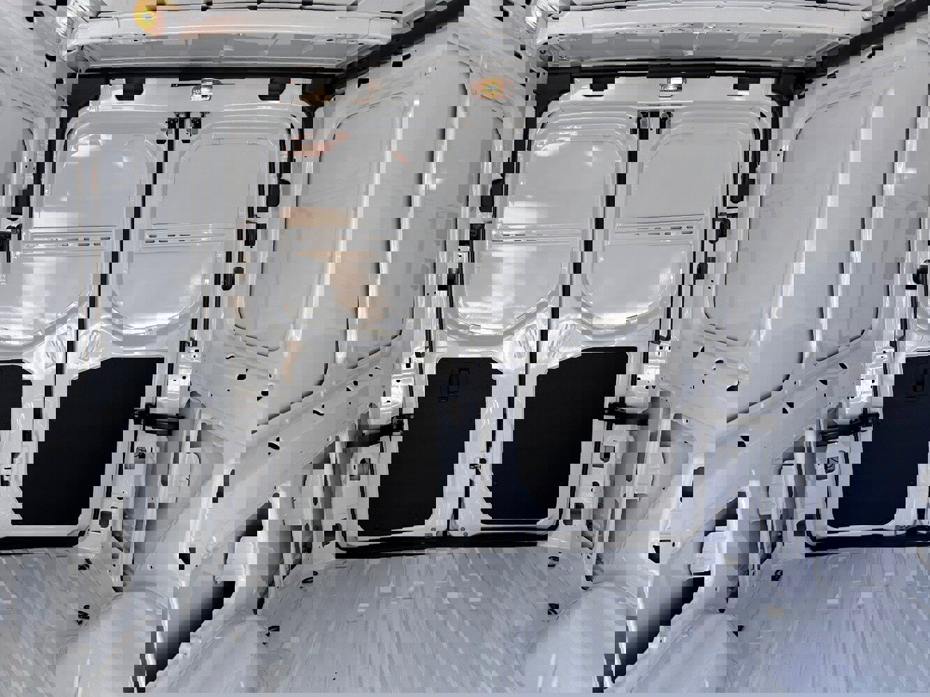 Used 2025 Mercedes-Benz Sprinter 2500 image 20