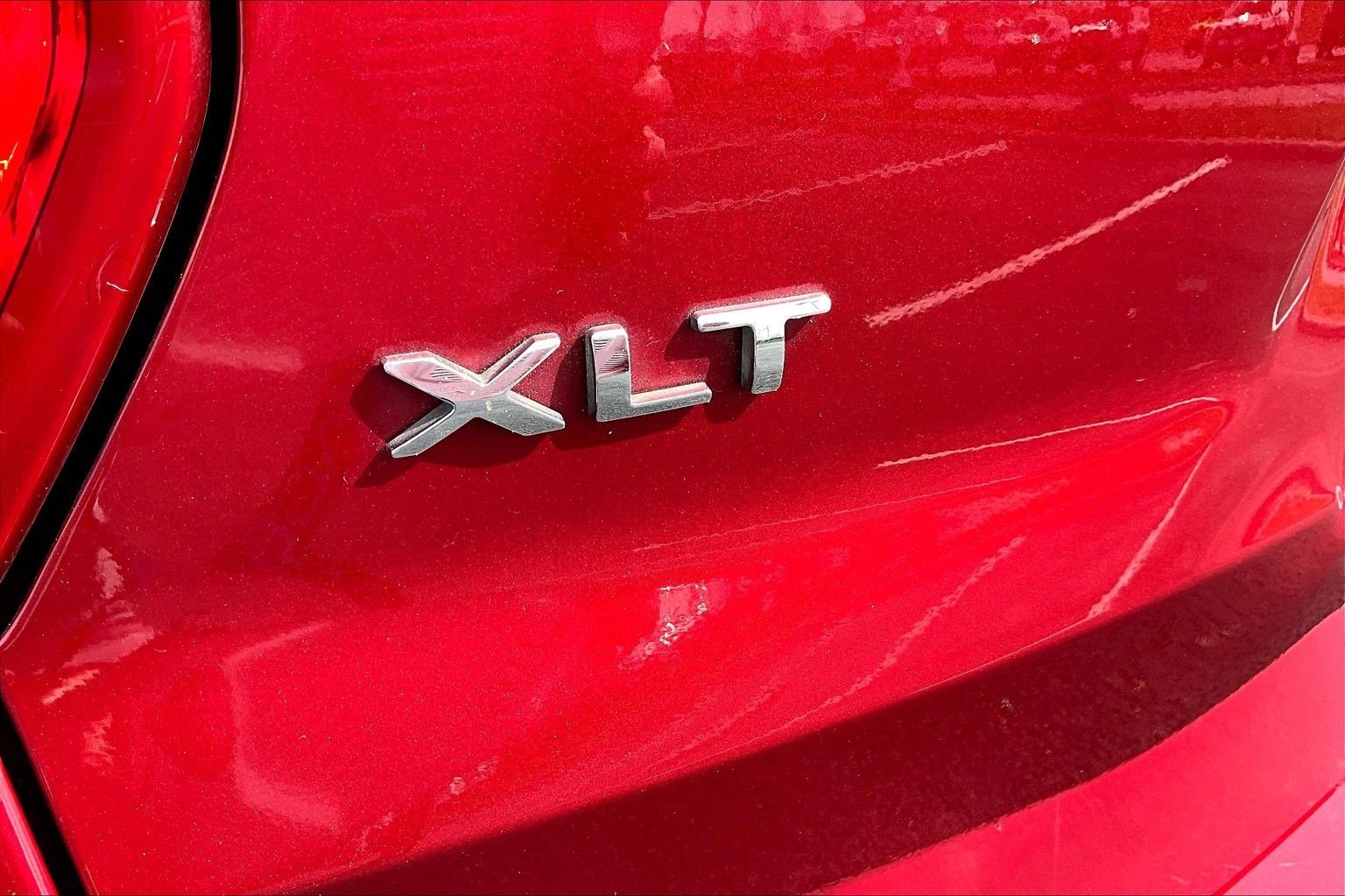 Used 2017 Ford Explorer XLT w/ Equipment Group 202A image 25