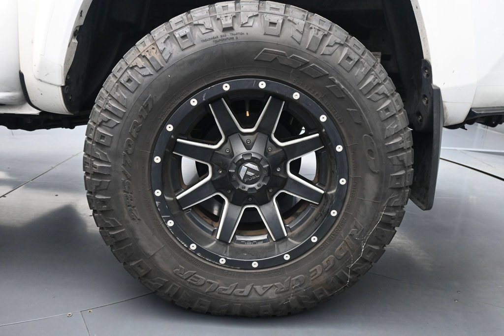 Used 2017 Toyota Tacoma SR5 w/ Tow Package AWD/4WD image 18