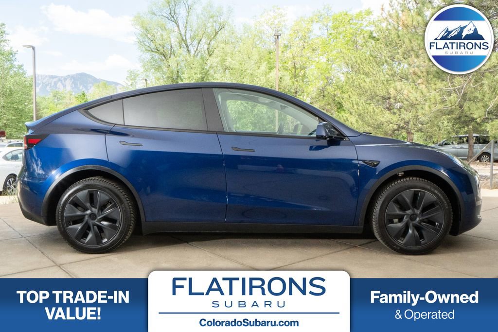 Used 2024 Tesla Model Y Long Range AWD/4WD image 1
