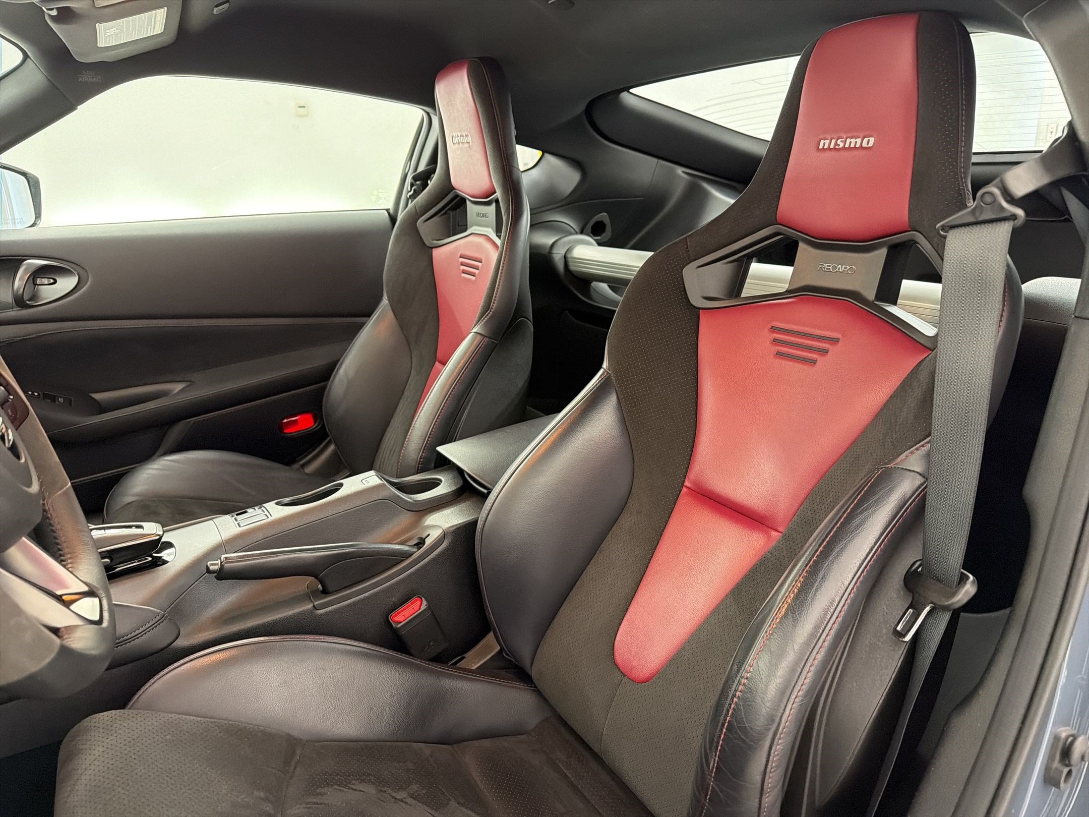 Used 2024 Nissan Z NISMO w/ Floor Mat Package RWD image 21