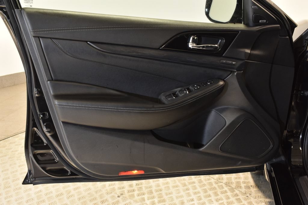Used 2021 Nissan Maxima Platinum w/ Sport Mat Group FWD image 13