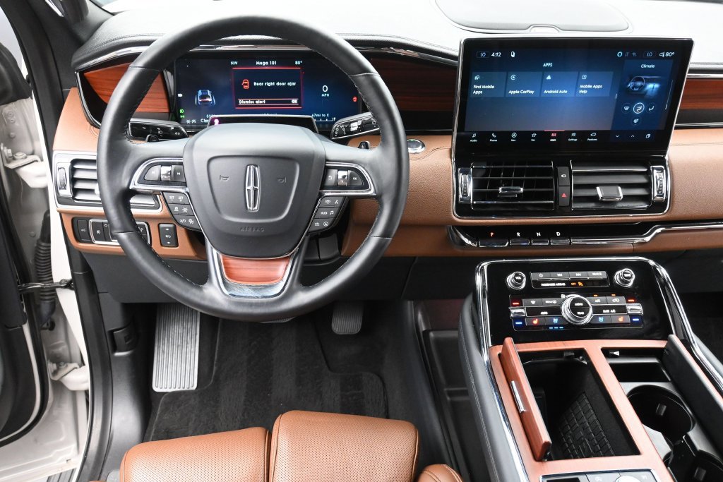 Used 2023 Lincoln Navigator Reserve RWD image 24