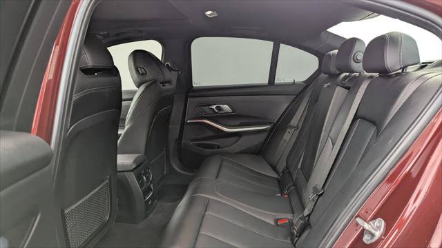 Used 2022 BMW 330i Sedan w/ M Sport Package RWD image 13