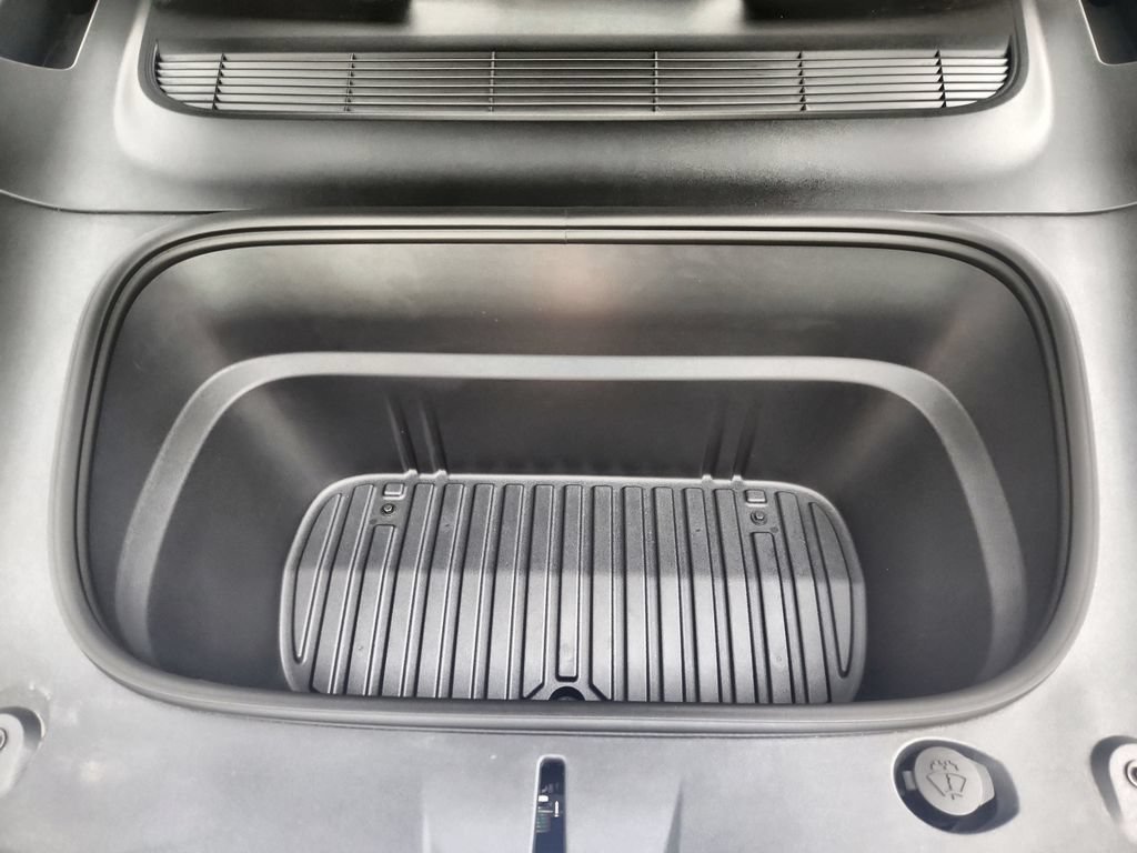 Used 2026 Tesla Model Y AWD image 38