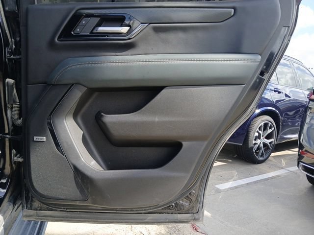 Used 2025 GMC Yukon AT4 w/ AT4 Premium Package AWD/4WD image 12