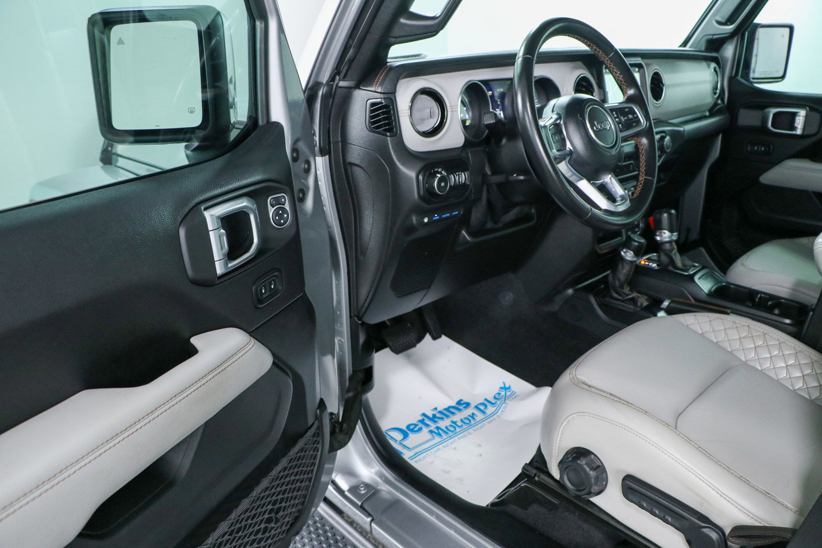 Used 2021 Jeep Wrangler Unlimited Sahara image 4