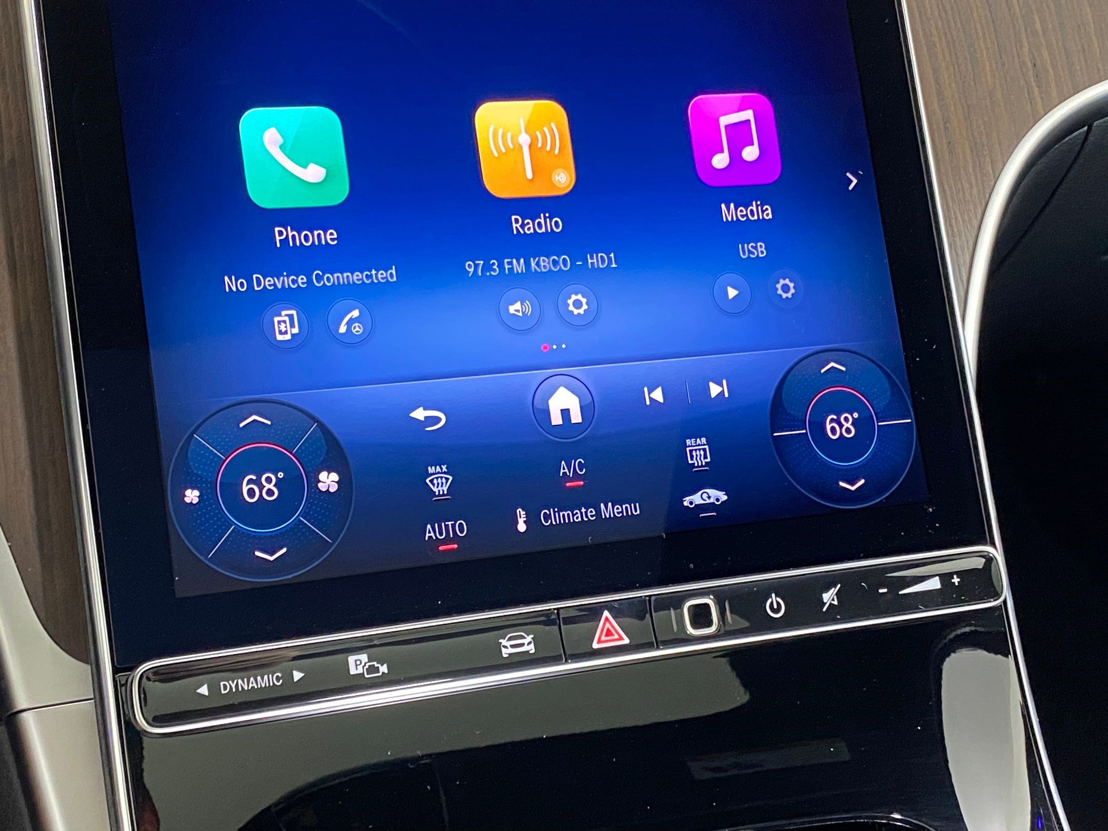 Used 2025 Mercedes-Benz C 300 4MATIC Sedan image 27