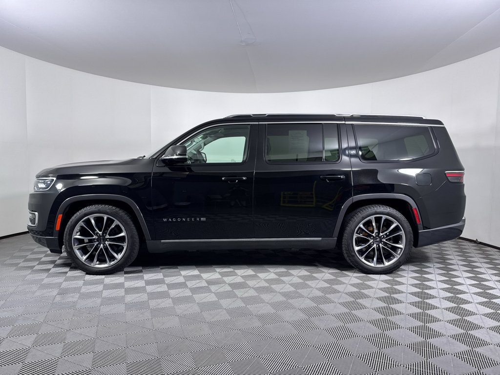 Used 2022 Jeep Wagoneer Series III w/ Premium Group I AWD/4WD image 14