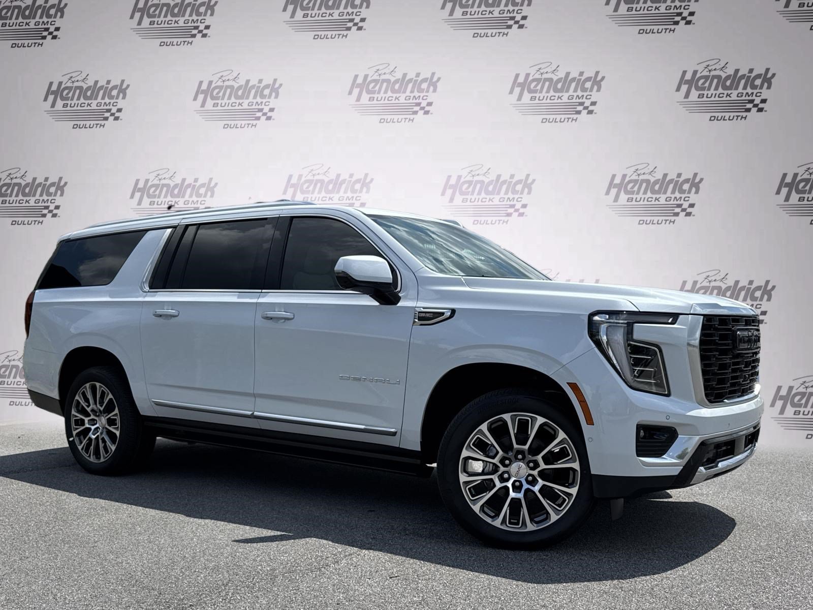 New 2026 GMC Yukon XL Denali w/ Denali Reserve Package RWD image 2