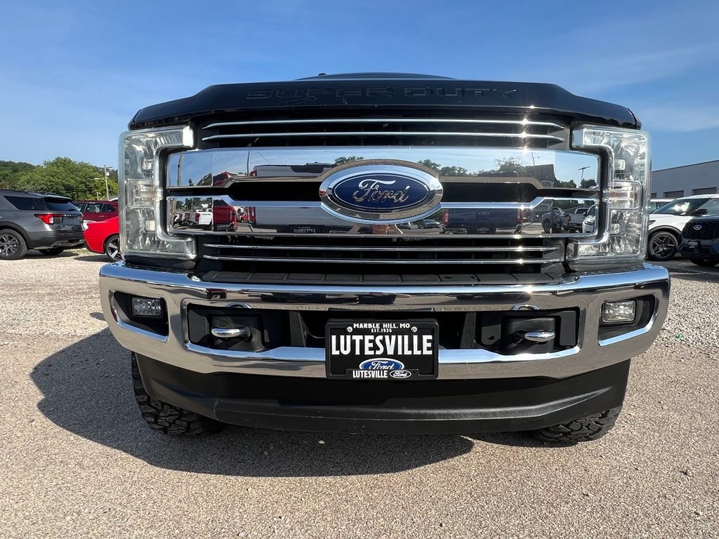 Used 2017 Ford F250 Lariat w/ Lariat Ultimate Package AWD/4WD image 3