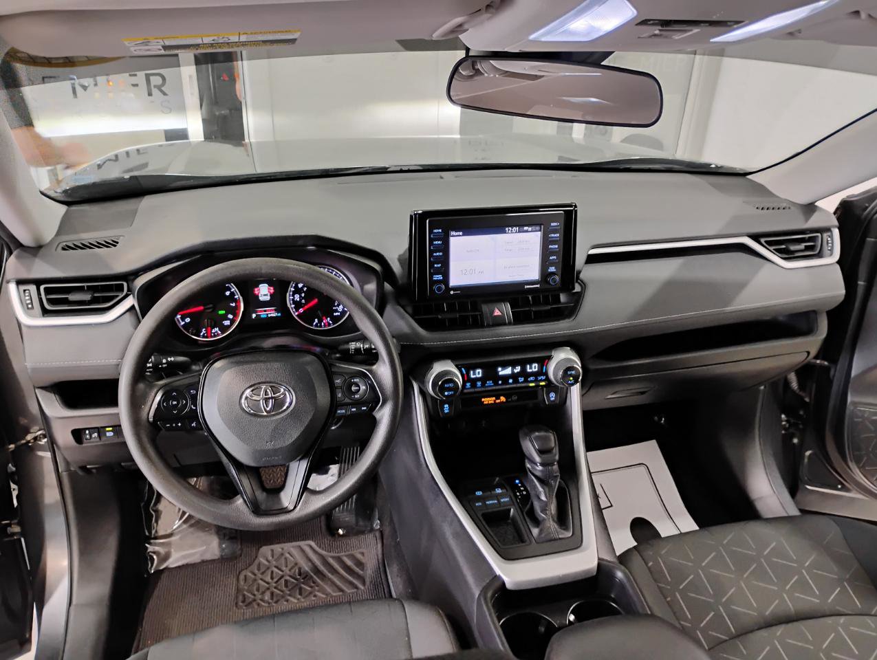 Used 2021 Toyota RAV4 XLE FWD image 58