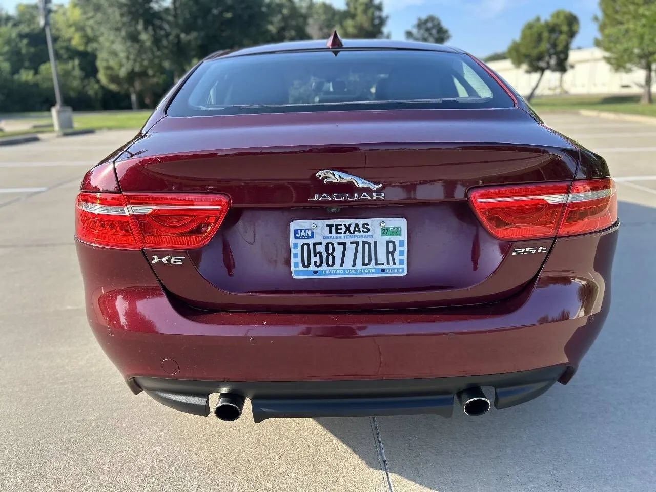 Used 2017 Jaguar XE Premium RWD image 7