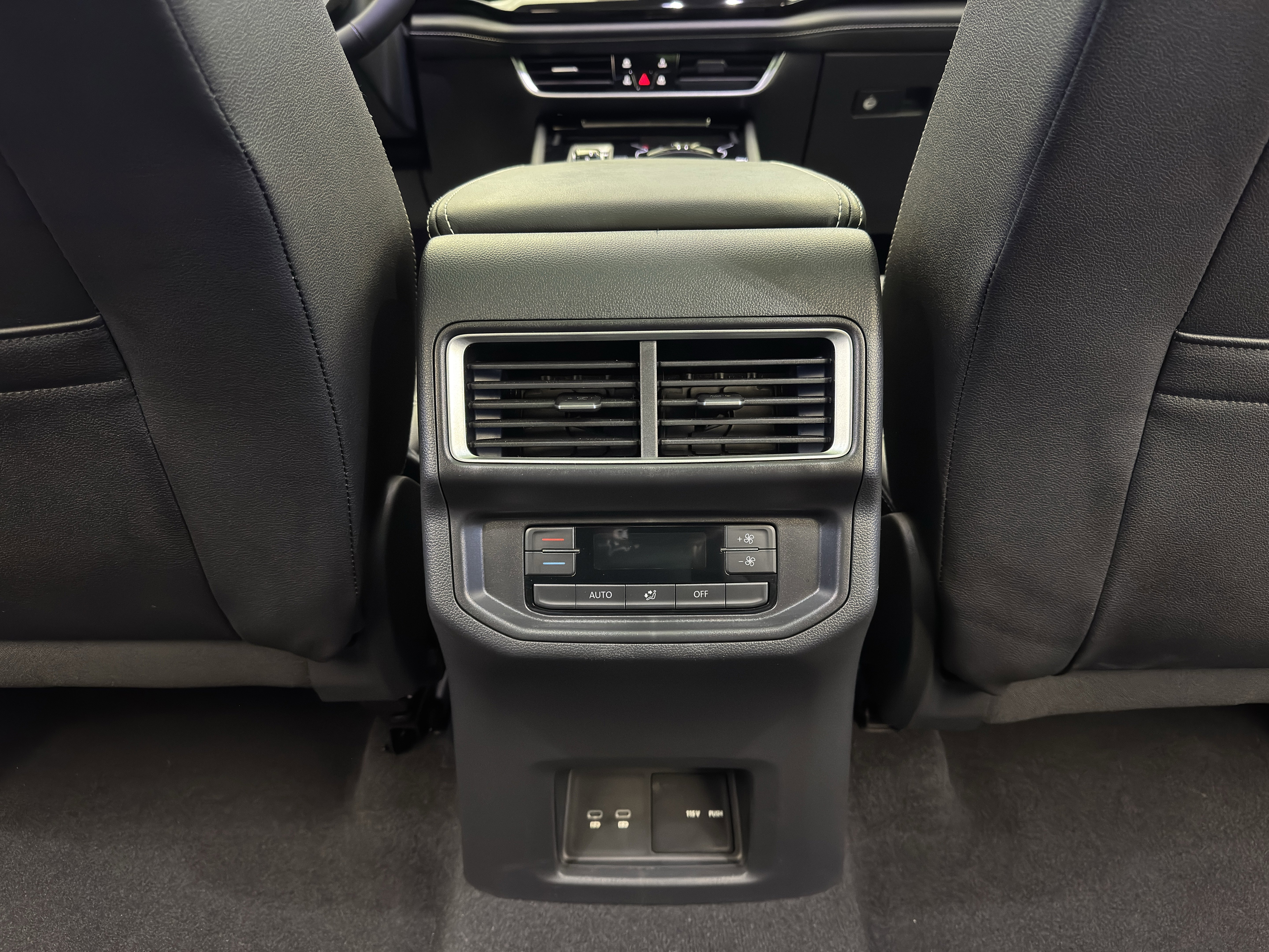 Certified 2025 Volkswagen Atlas SE w/ Panoramic Sunroof Package image 27