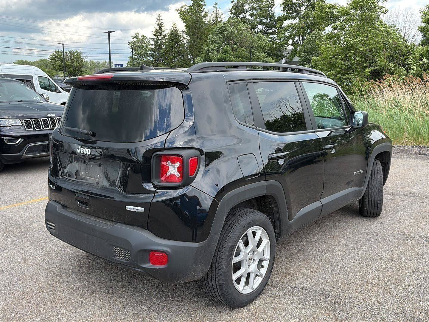 Used 2022 Jeep Renegade Latitude w/ Convenience Group AWD/4WD image 56